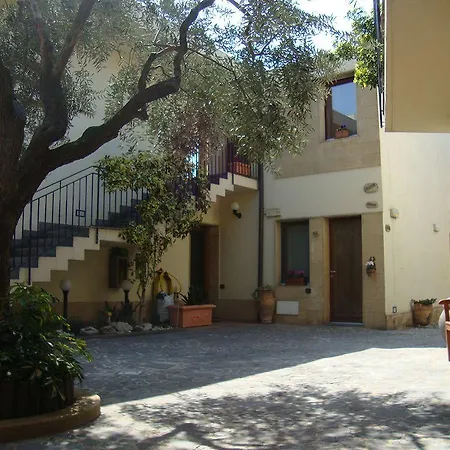 Canu Hotel Cabras