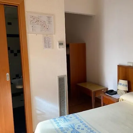 Canu Hotel 3*