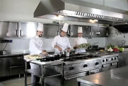 Canu Hotel 3*